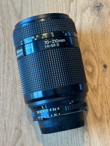 Nikon nikkor 210 mm - 70-210,
